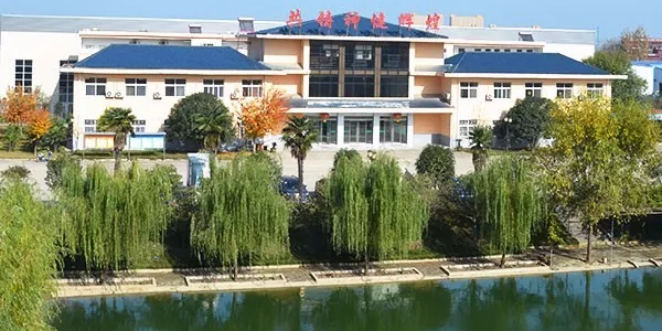 神健環(huán)保風(fēng)選清理篩已經(jīng)成為南京六合國(guó)家糧食儲(chǔ)備庫(kù)長(zhǎng)期供應(yīng)商！
